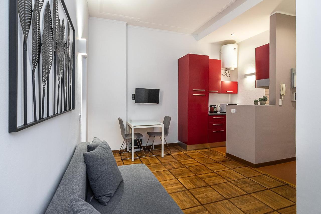 Classbnb - Two Apartments 400 Meters From The Duomo 밀라노 외부 사진