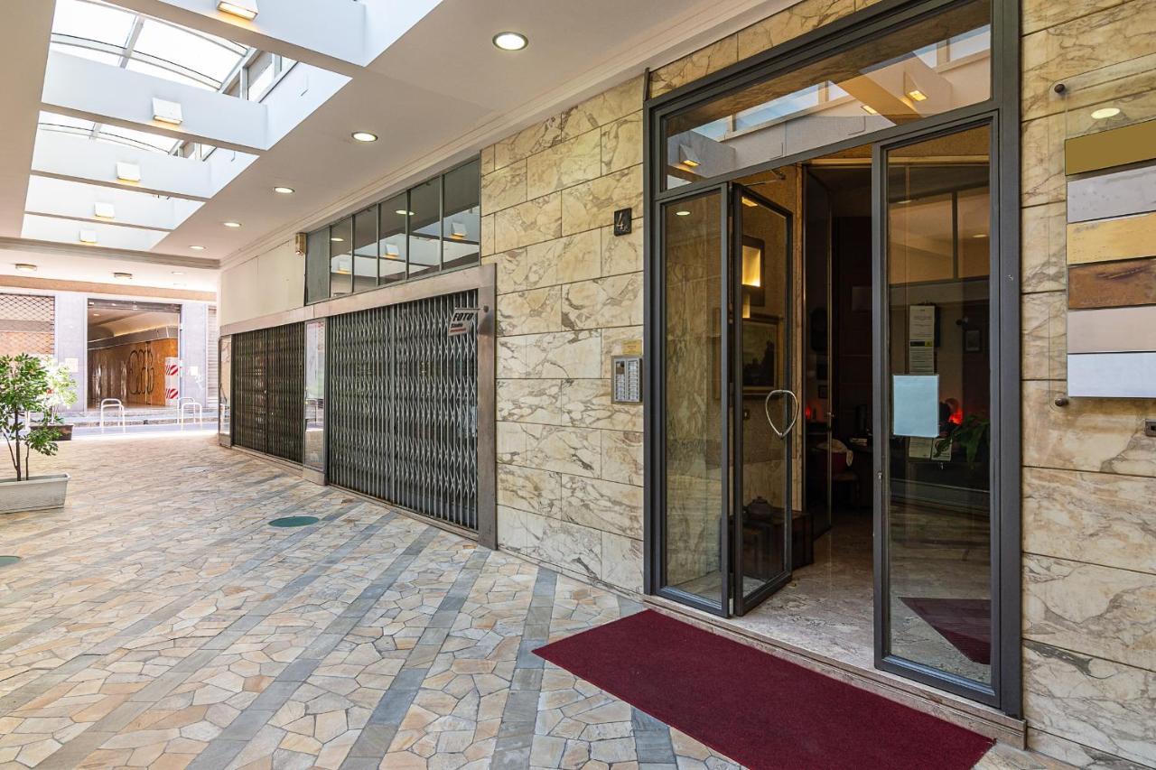 Classbnb - Two Apartments 400 Meters From The Duomo 밀라노 외부 사진